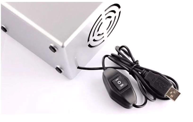 Mini frigo USB dual-use freddo/caldo, alimentato a 5V, fino a 10W, per due bevande.