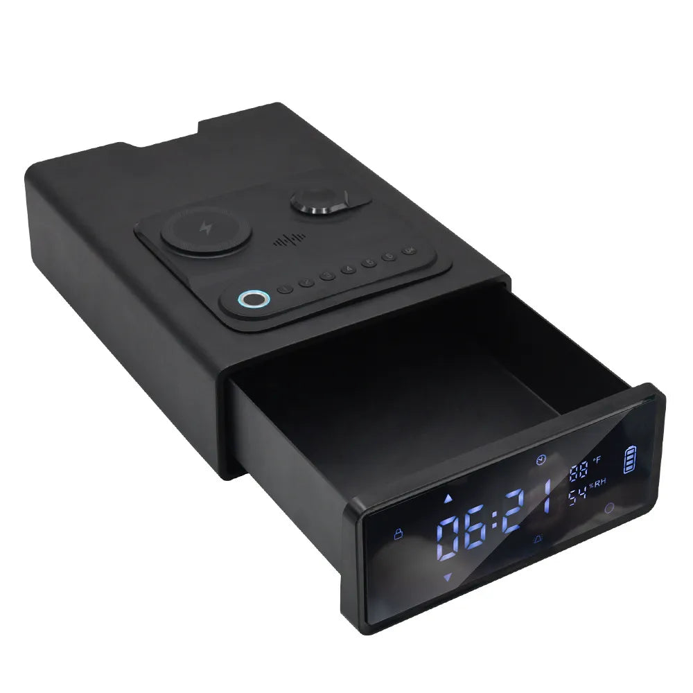 Cassaforte compatta con sblocco biometrico, tastiera PIN, ricarica wireless e display digitale integrato.