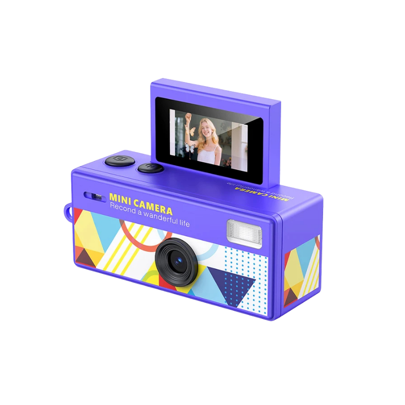 Mini camera紫色 retro con schermo ribaltante HD, design geometrico colorato e portachave integrate per video e selfie.