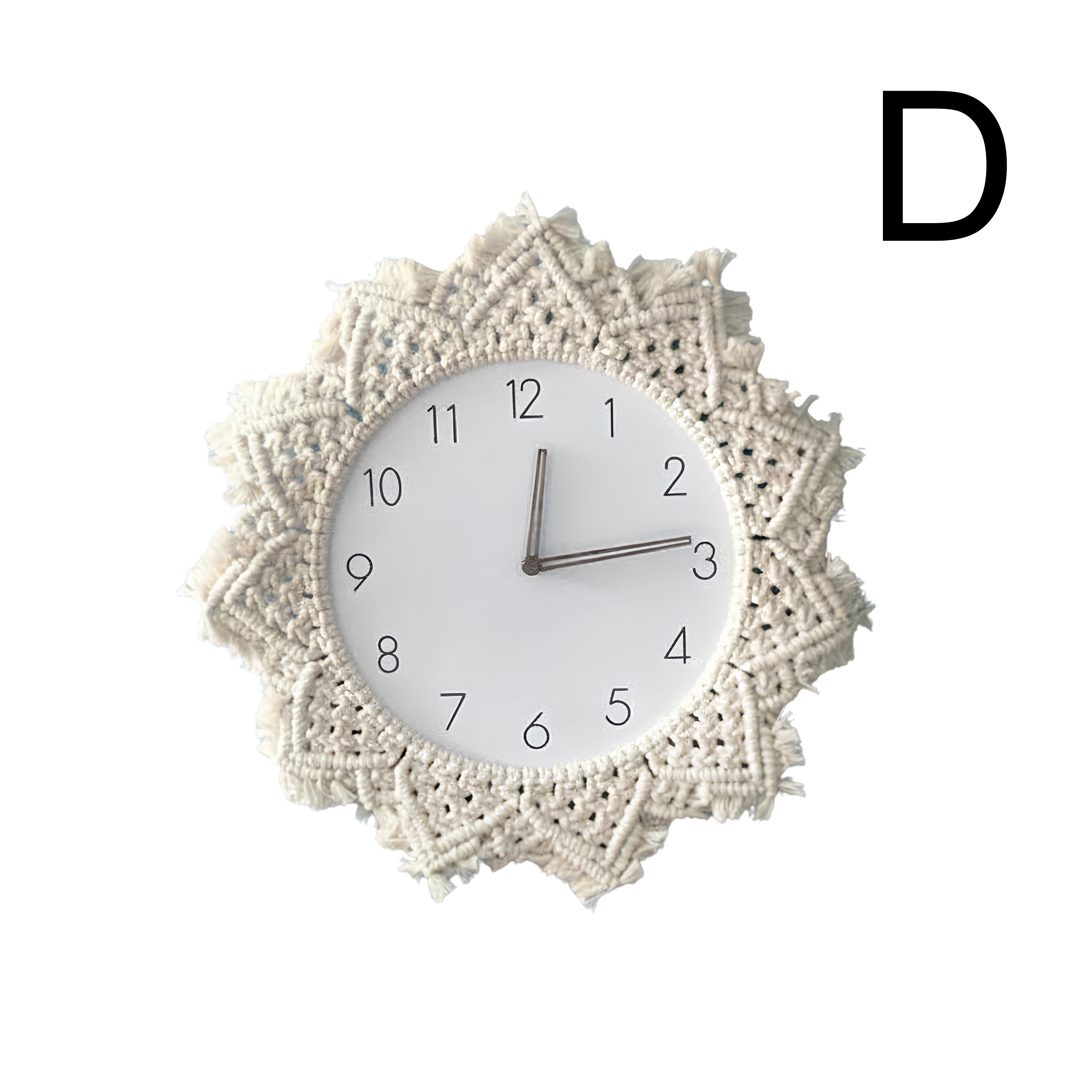 Orologio da parete rotondo in legno con decorazione intrecciata in macramè bianco, quadrante bianco con numeri neri, diametro 30 cm.
