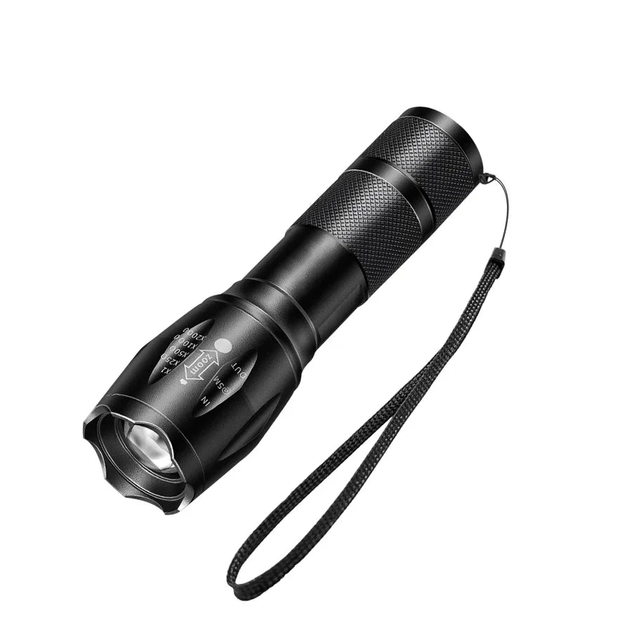 Torcia LED Colore Nero Compatta Portatile Torcia Portatile  Grande Potenza