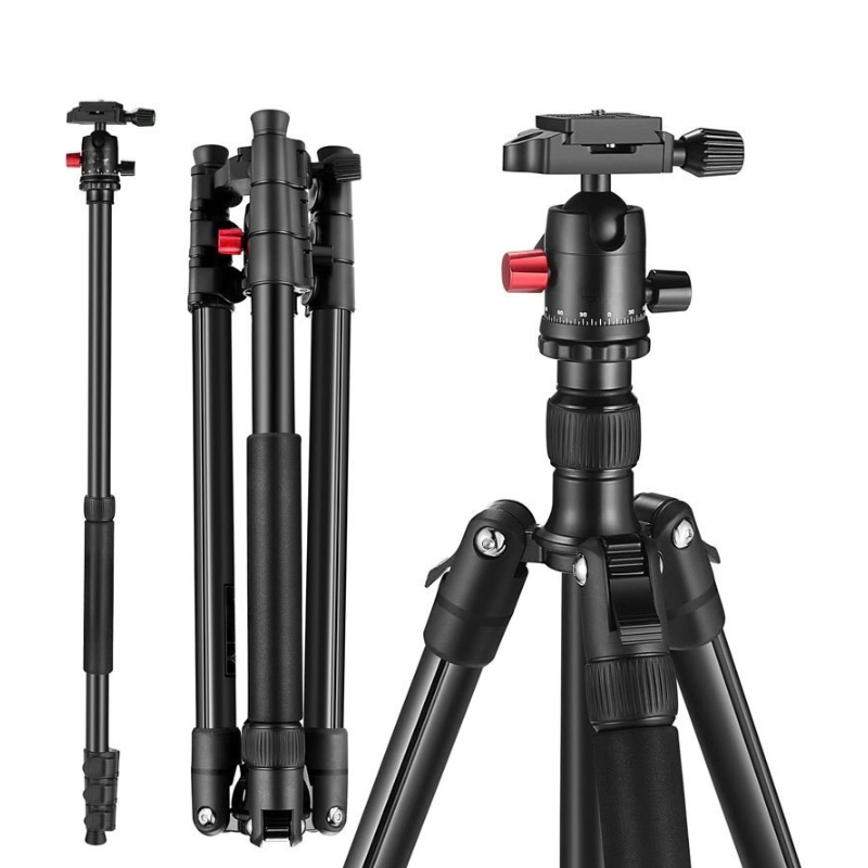 Tripod portatile in lega di magnesio per fotocamera, con testa sferica e accenti rossi, ideale per fotografia professionale.