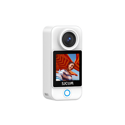 C400 4K videocamera d'azione portatile con schermo LCD, SJCAM visibile, fuoristrada, pista, moto e urbano.