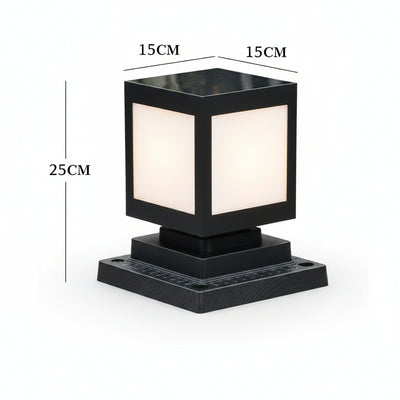 Luce solare da giardino a cubo con LED 5W, corpo nero, base robusta, impermeabile per esterni.