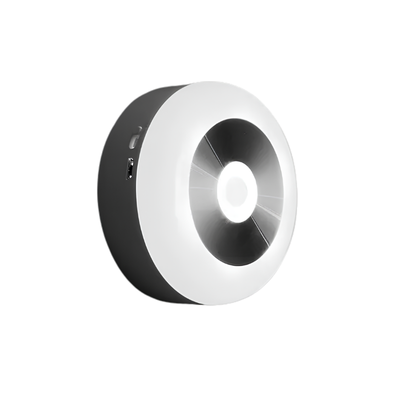 Lampada notturna LED con sensore di luce e touch, si accende al buio; alimentazione a batteria.