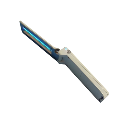 Sterilizzatore UV LED portatile a wand per disinfezione di oggetti domestici e superfici.
