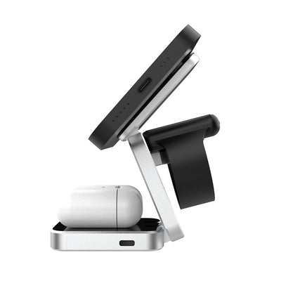 Stazione di ricarica wireless 3-in-1 pieghevole e magnetica: ricarica smartphone, auricolari e orologio, colore argento.