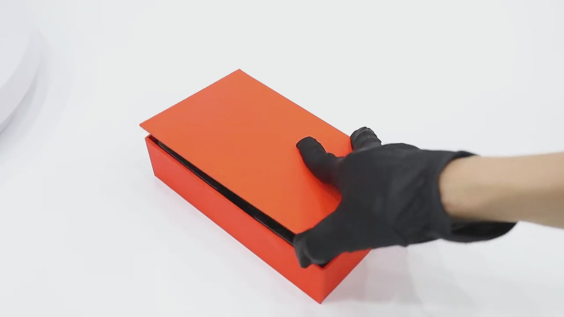 Load video: Rasoio Delicato Indolore Lama Acciaio Accessori Inclusi Uomo Elettrico