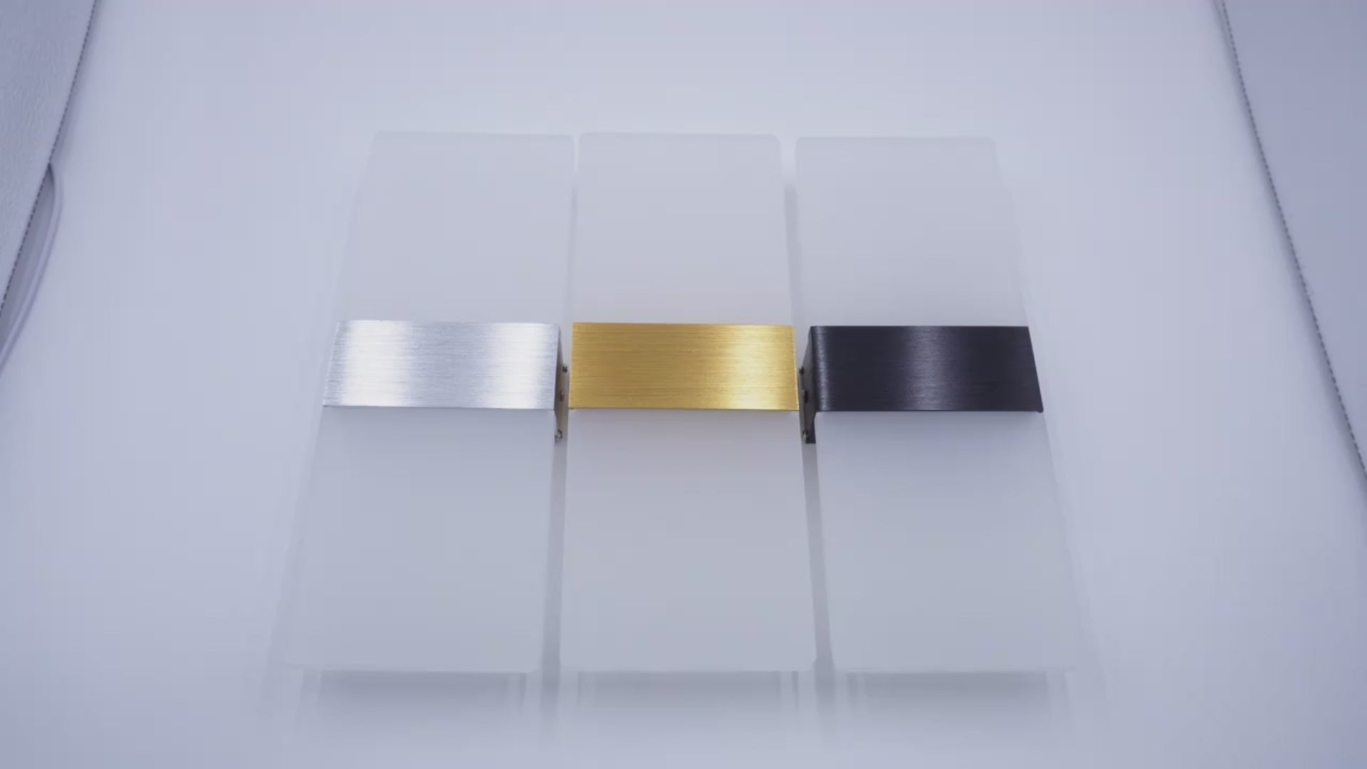 Lampada Parete Moderna LED Alluminio Acrilico Diverse Colorazioni Arredo Elegante