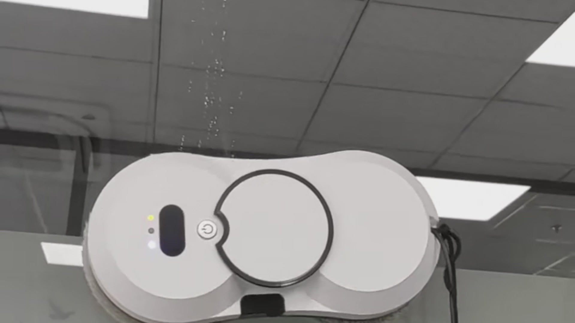 Load video: Robot Pulizia Finestre Robot Elettrico 5600PA Prevenzione Cadute Pulizia Intelligente