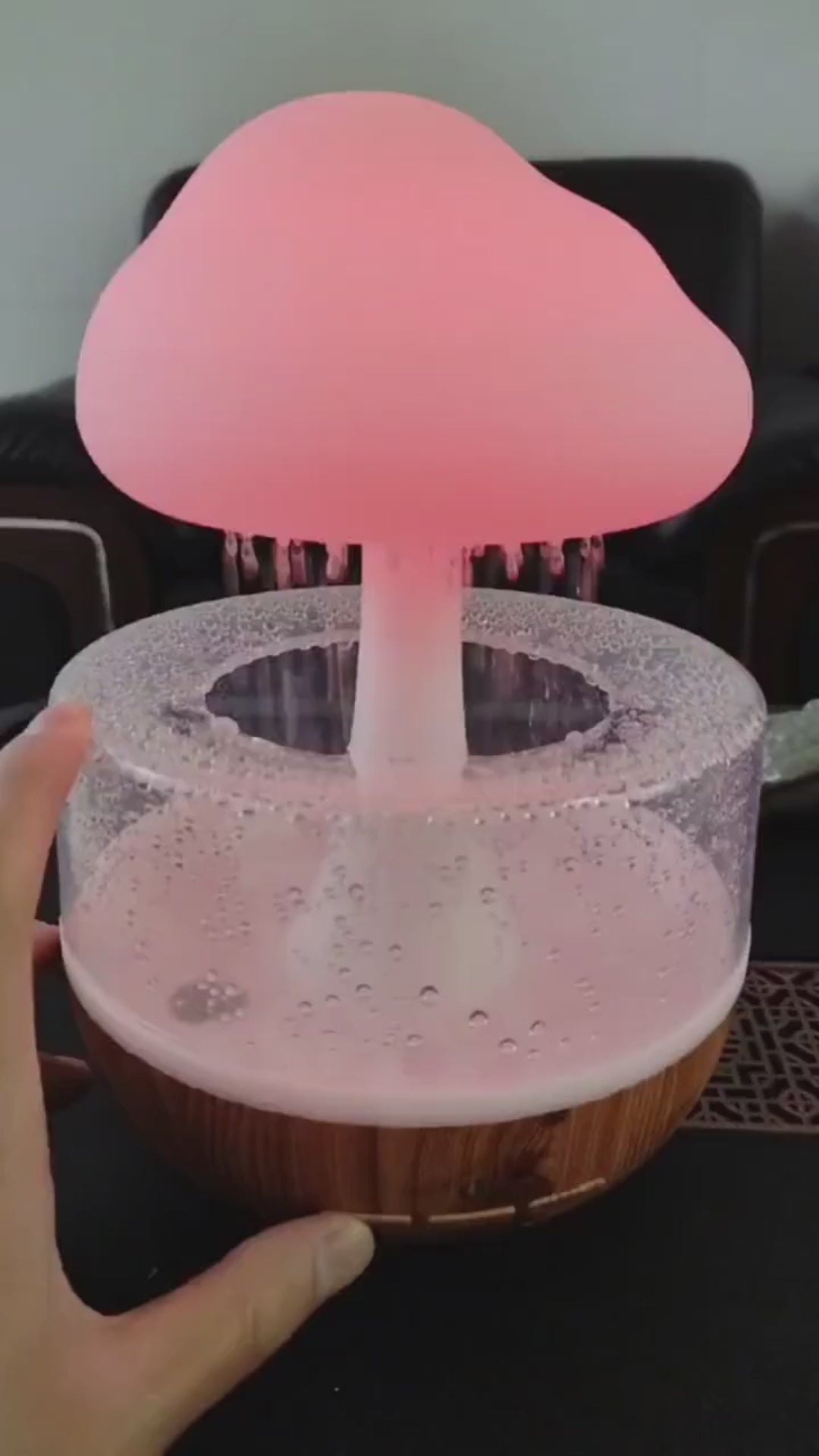 Carica il video: Deumidificatore Nuvola Gocce Acqua 7 Colori Luci RGB Capacità 300ml